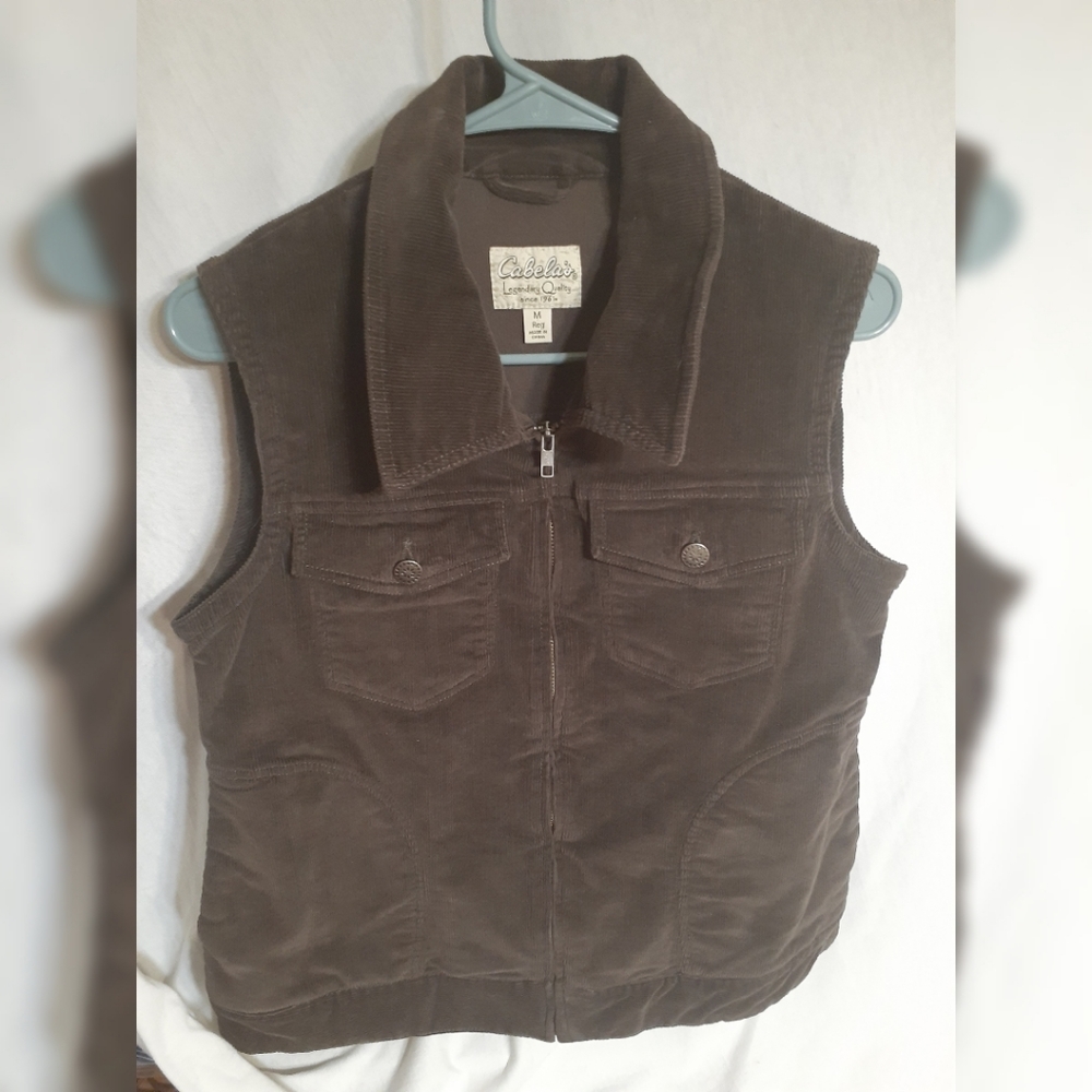 Cabela's vest with pockets